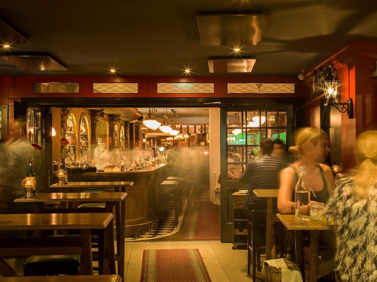 Little London / Bar & Grill