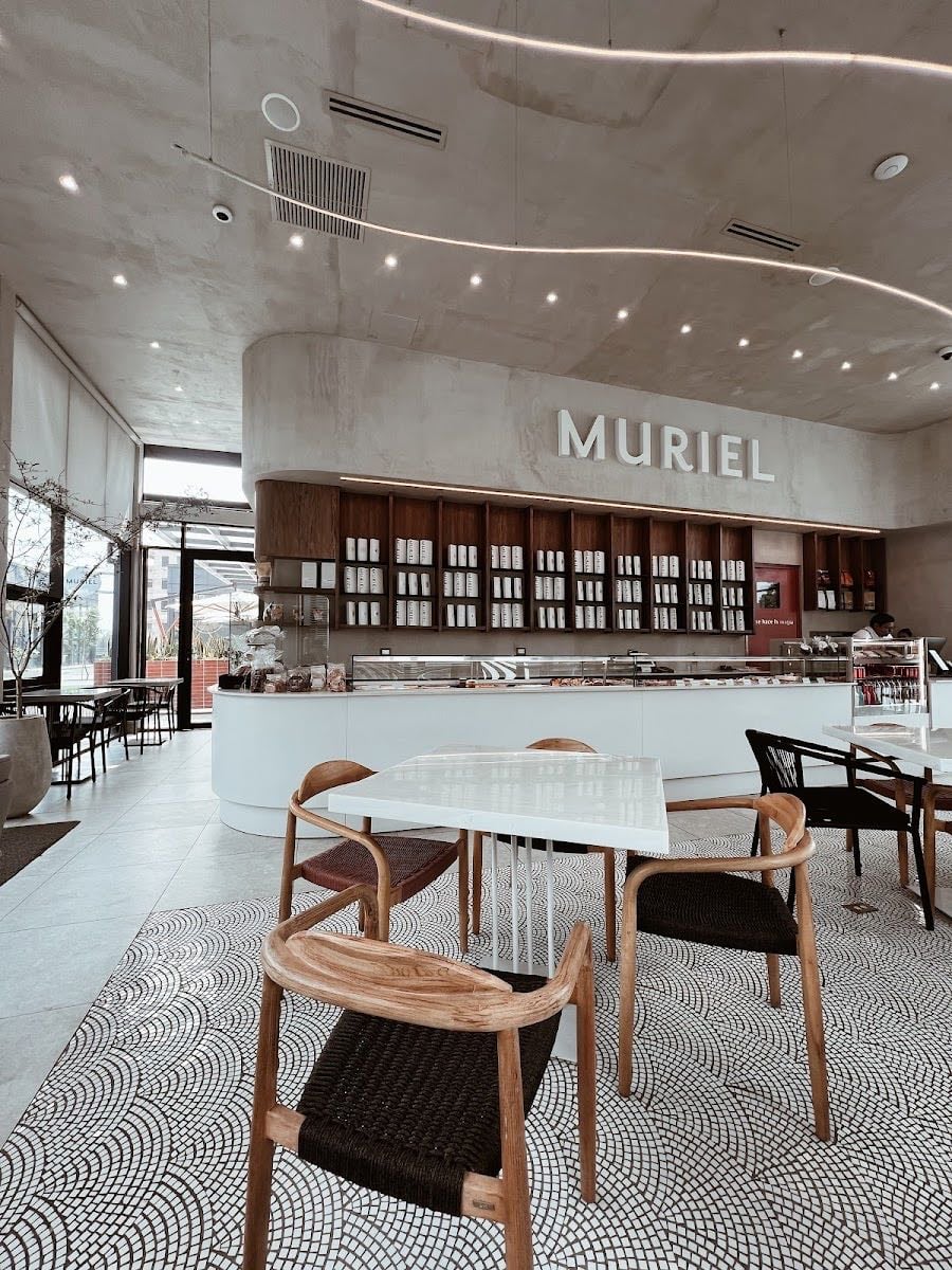 Muriel Postres