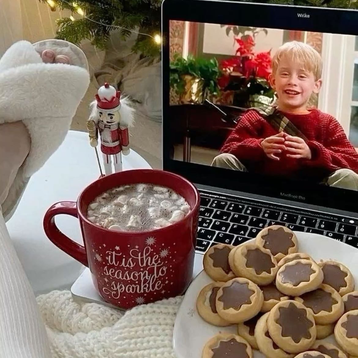 Movie themed night - Que todos tus invitados traigan un snack de película navideñas