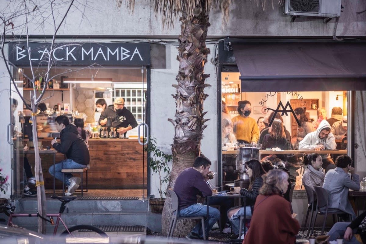 Caf茅 Black Mamba