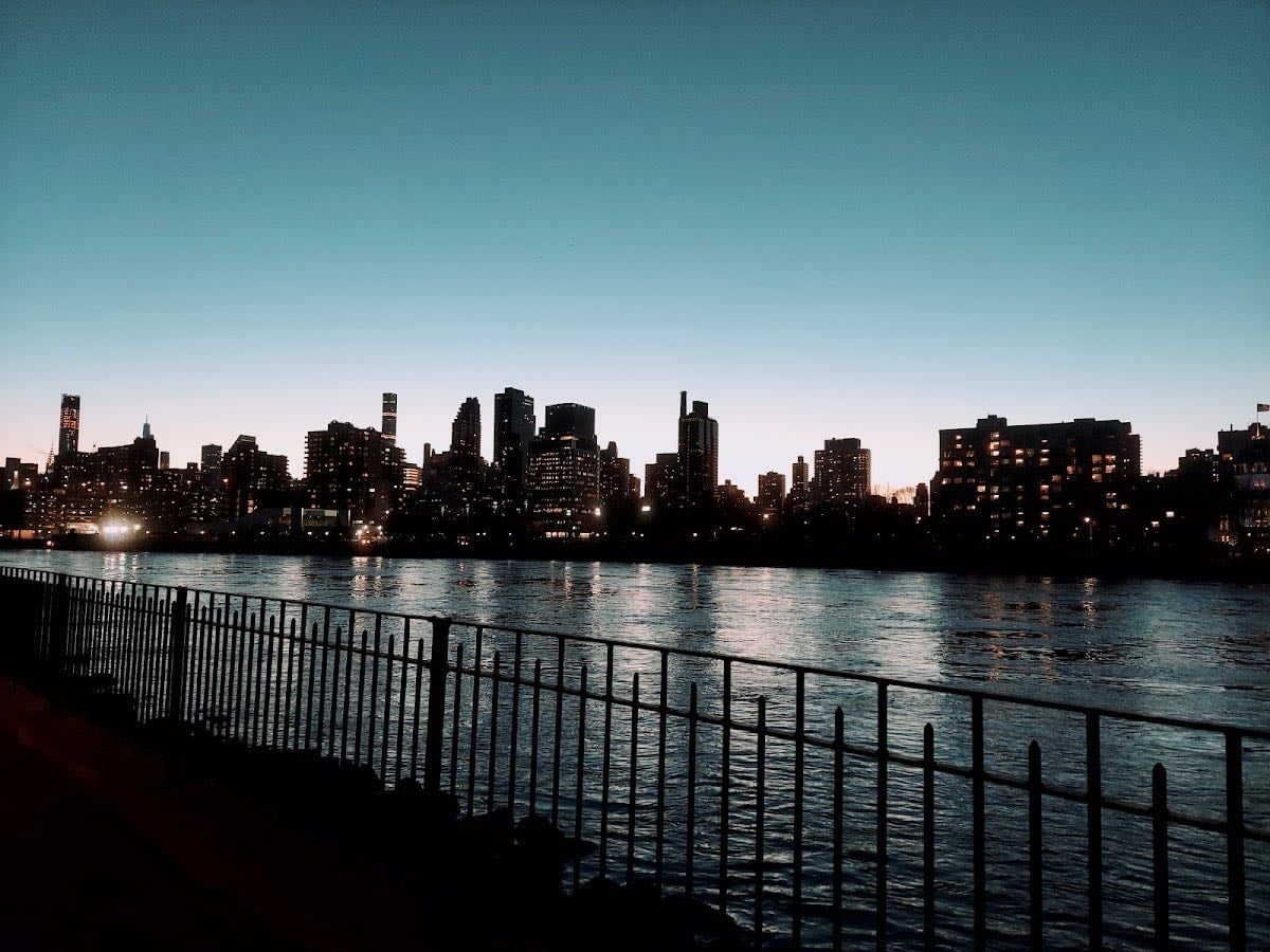 Vernon Blvd - Astoria ferry