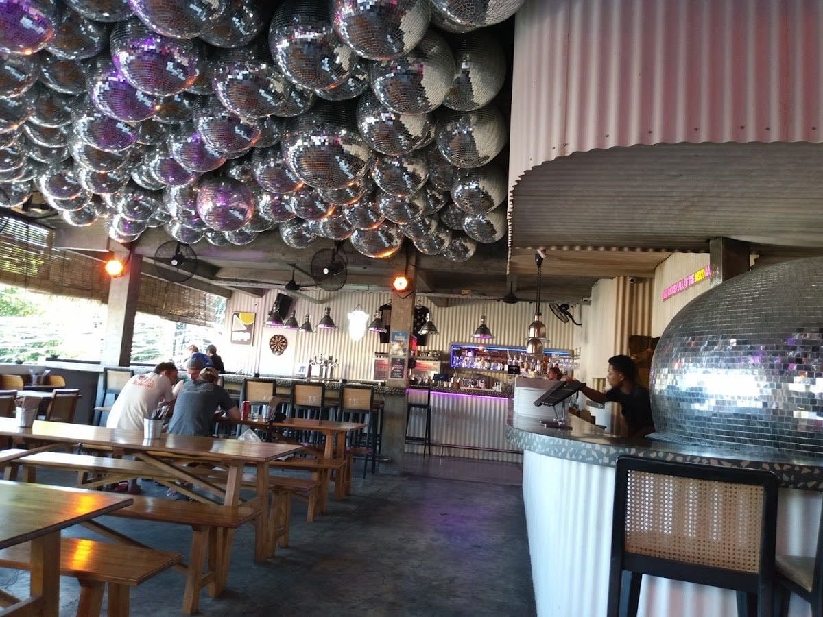 Disco Pizza - Uluwatu | $$ | Friends