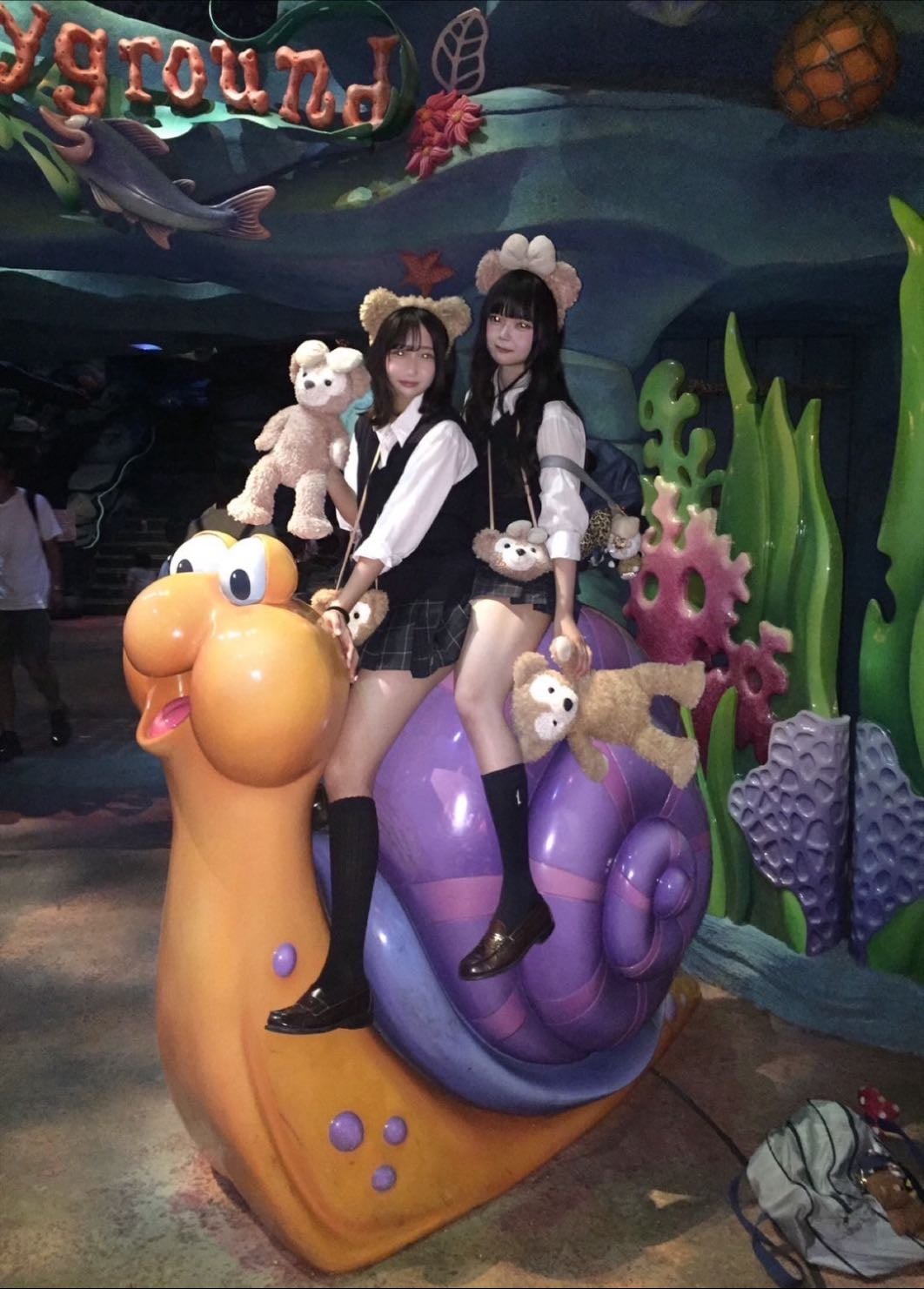 制服ディズニー🏰🎀 - 制服でいけるのはほんとにJKのあいだだけだから何回でも行ったほうがいい( ; ᴗ ; )💧どのシーズンでもいろんな楽しみ方あるからかわいくたのしめるの!