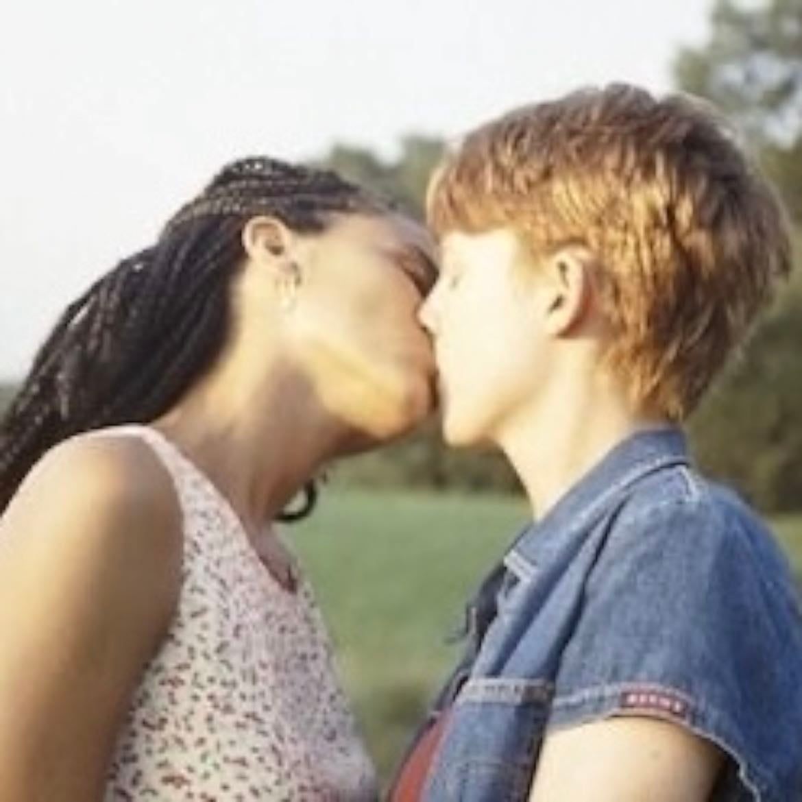 the incredibly true adventure of 2 girls in love - maria maggenti · 1995