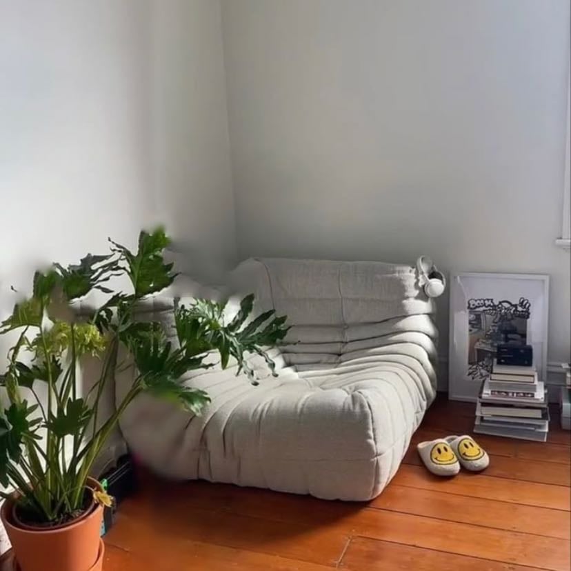 Togo sofa (puff) - Blanco grisáceo o azul