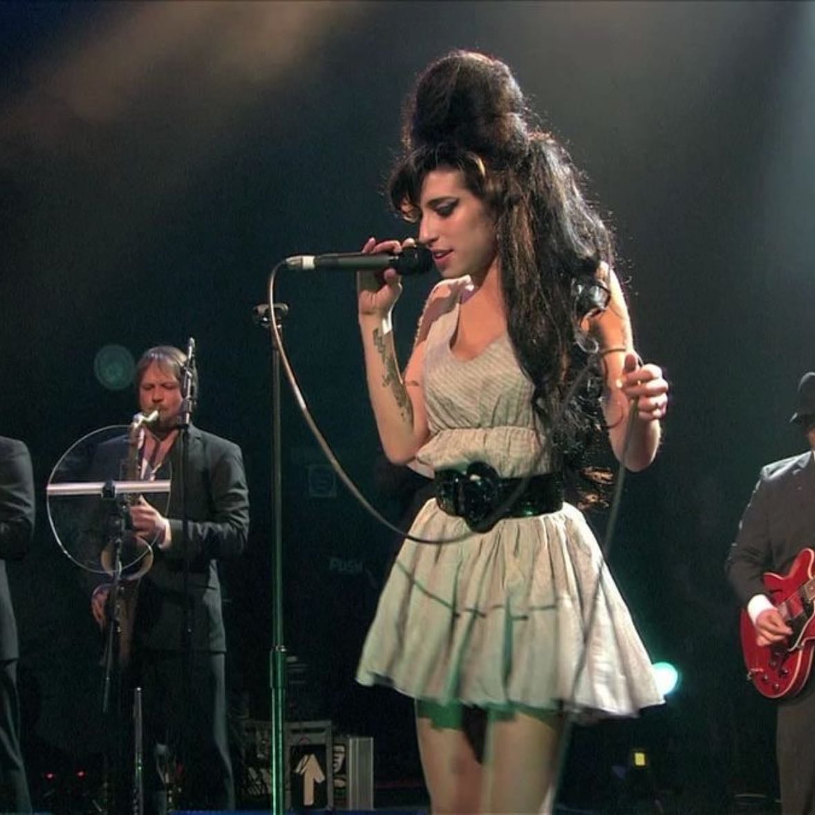 Rehab - Song · Amy Winehouse