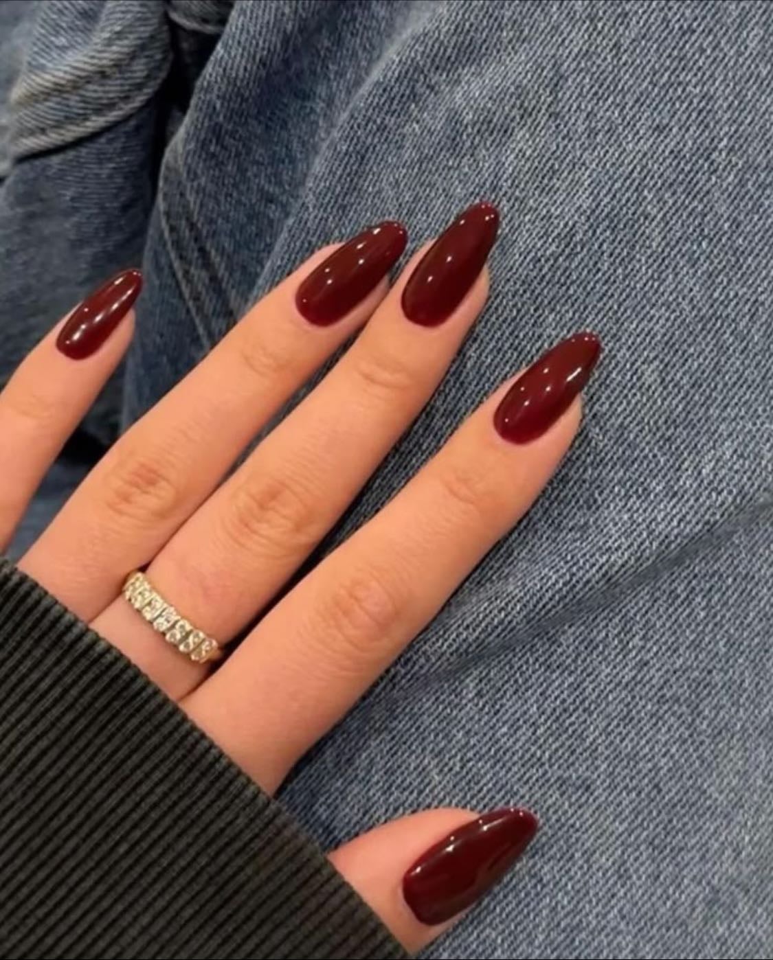 red nails