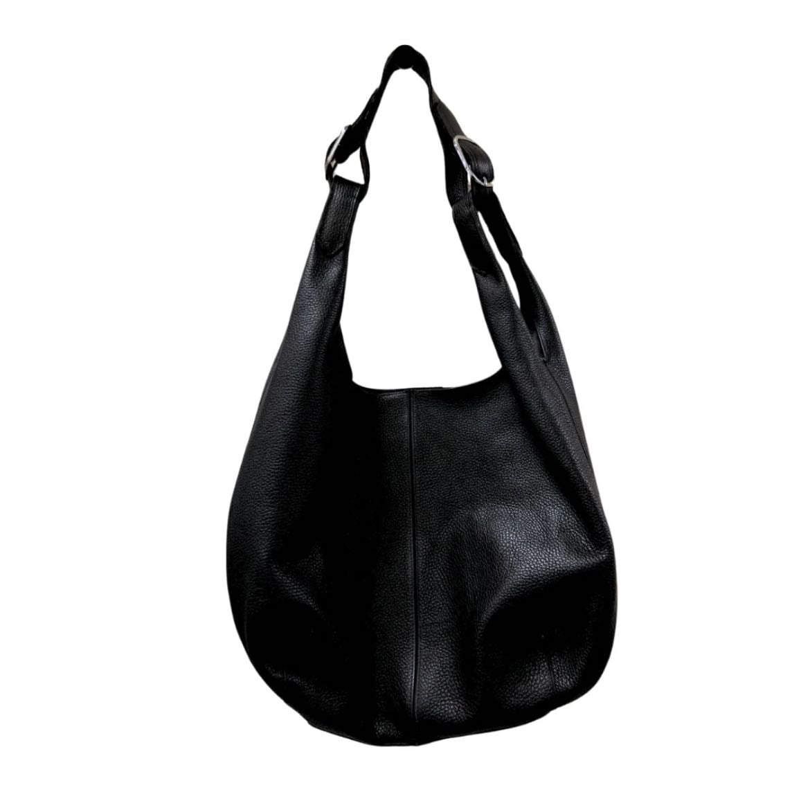 Tote bag de piel color negro - $1,149 MXN