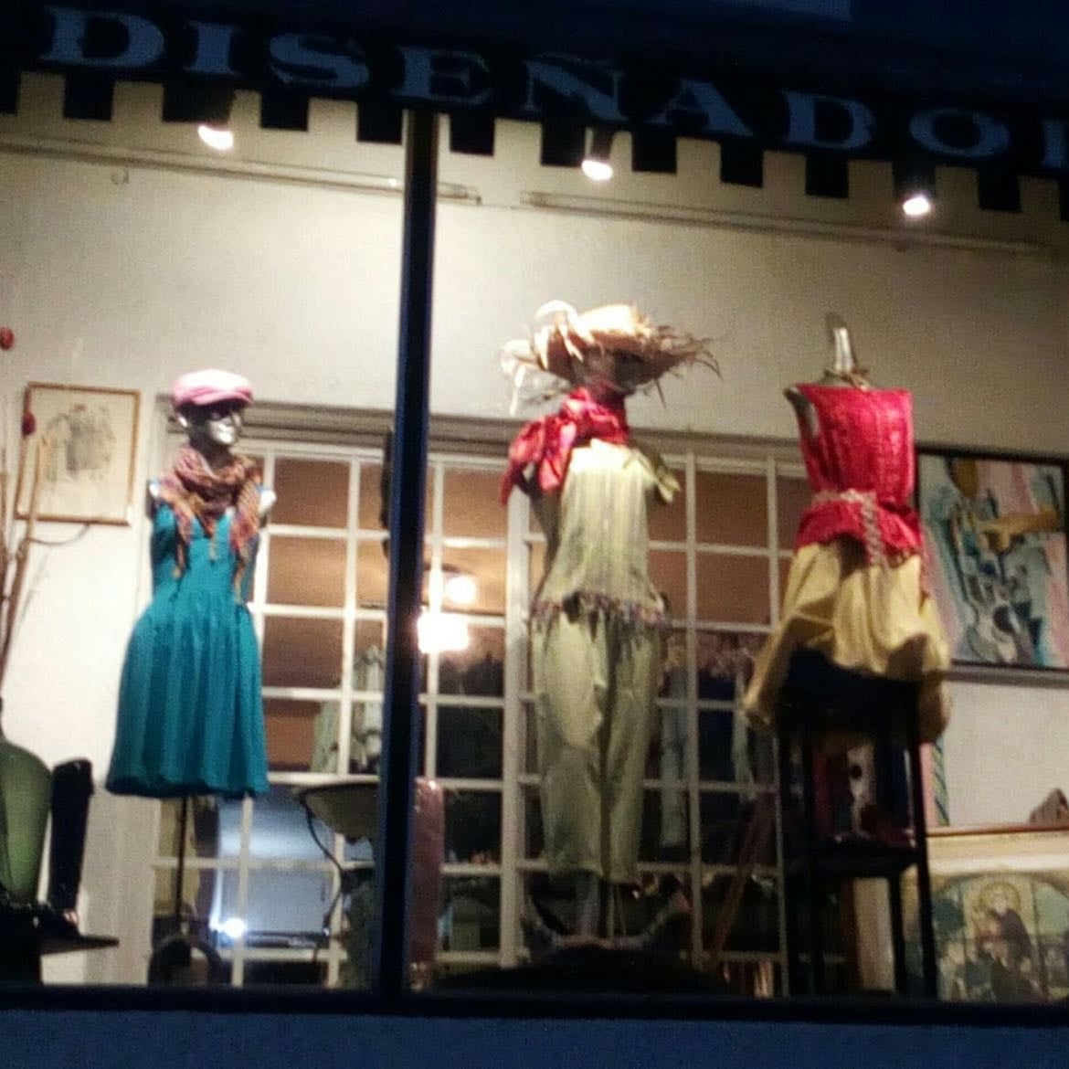 Bazar Moda Diseño - Av. Ignacio L Vallarta 1568, Col Americana, Americana, 44600 Guadalajara, Jal.