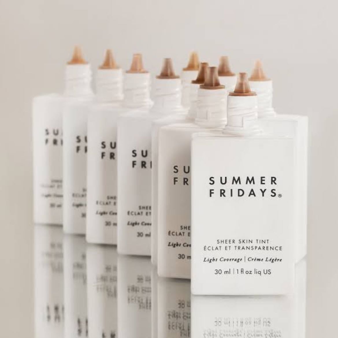 Sheer Skin Tint With Hyaluronic Acid And Squalane - This lightweight, fluid formula adds a touch of sheer color and coverage with a natural finish while hydrating the skin - (Make-Up)