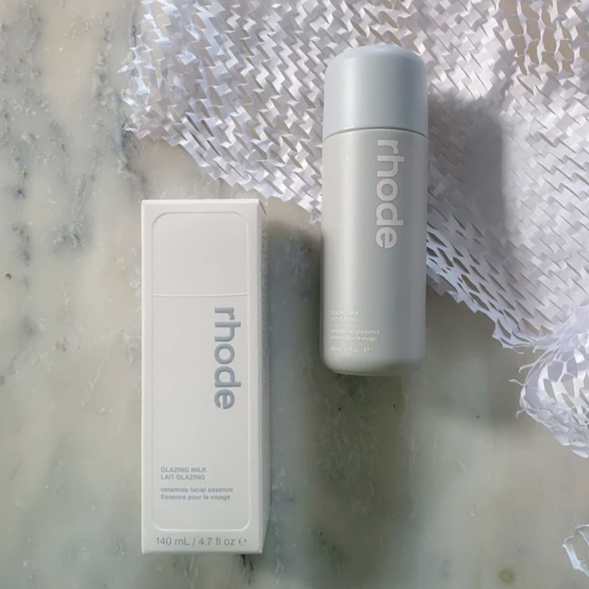 Glazing Milk - The essential prep layer
Provides immediate and luminous hydration - (Skin-Care)