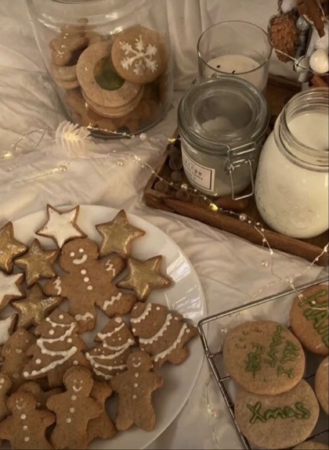 Make Christmas cookies