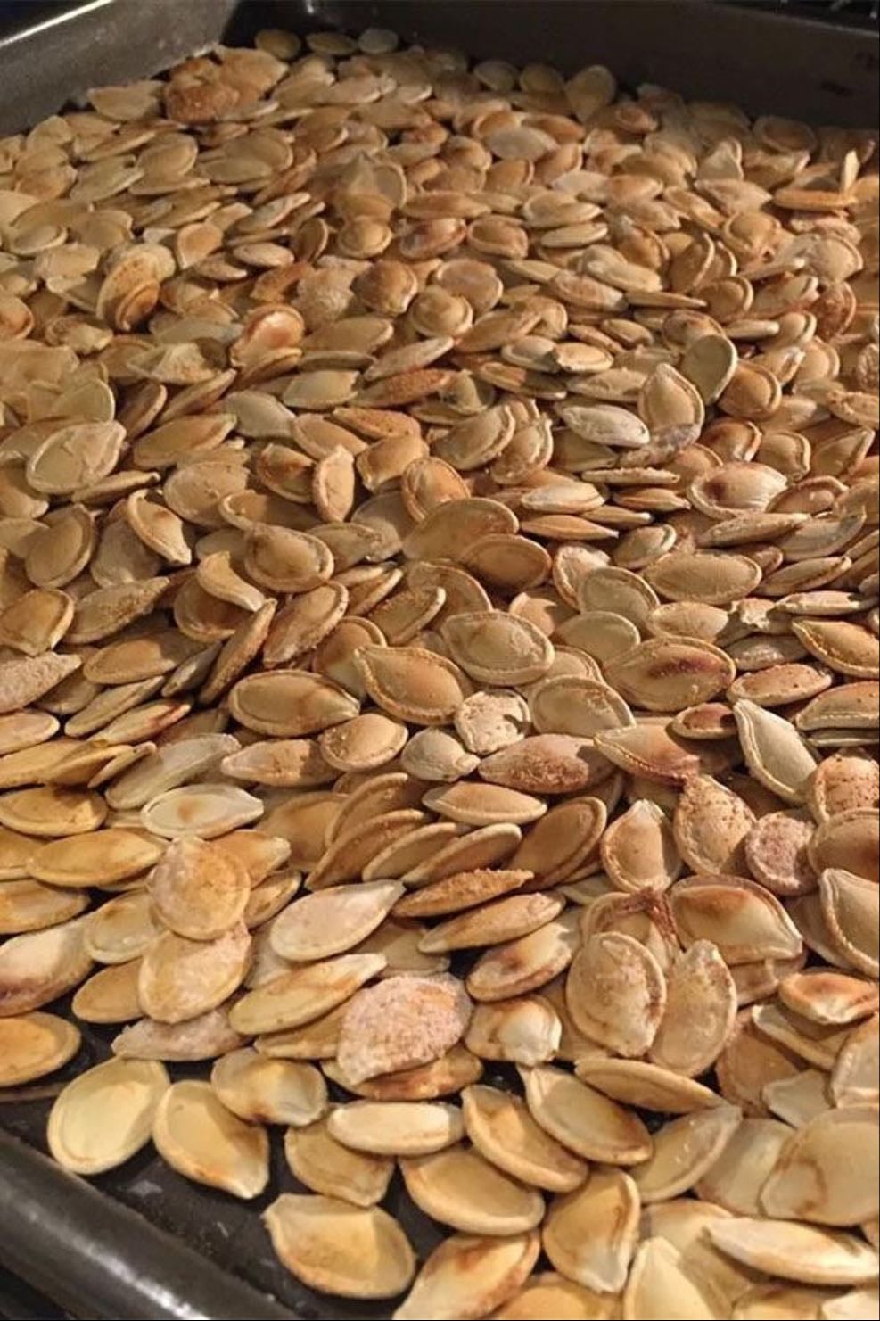 Roast pumpkin seeds