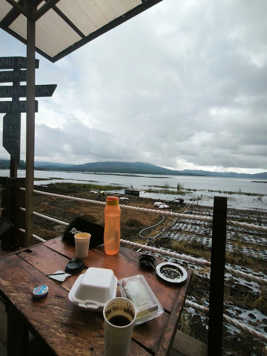 kopi.danu - Literally on the lake side