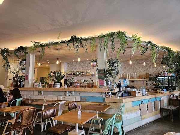 Fauna & Flora - Santos - Lisbon good food all day