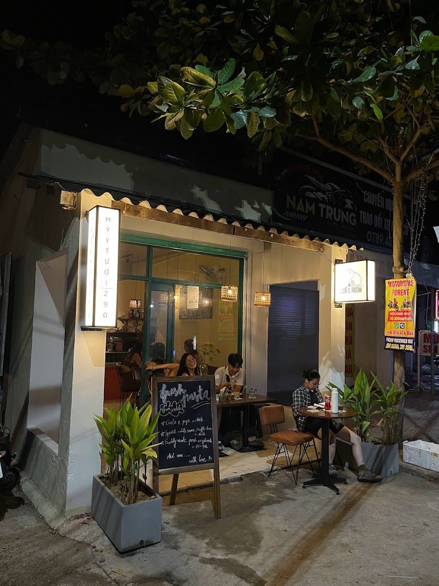 Lion’s Room Hoi An ( Fresh Pasta | Wines & Cheese ) - Pastaaaa + Wineeee