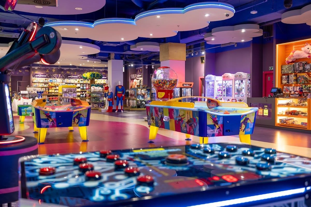 Hamleys .🧸`° - Biggest toy store in Czechia