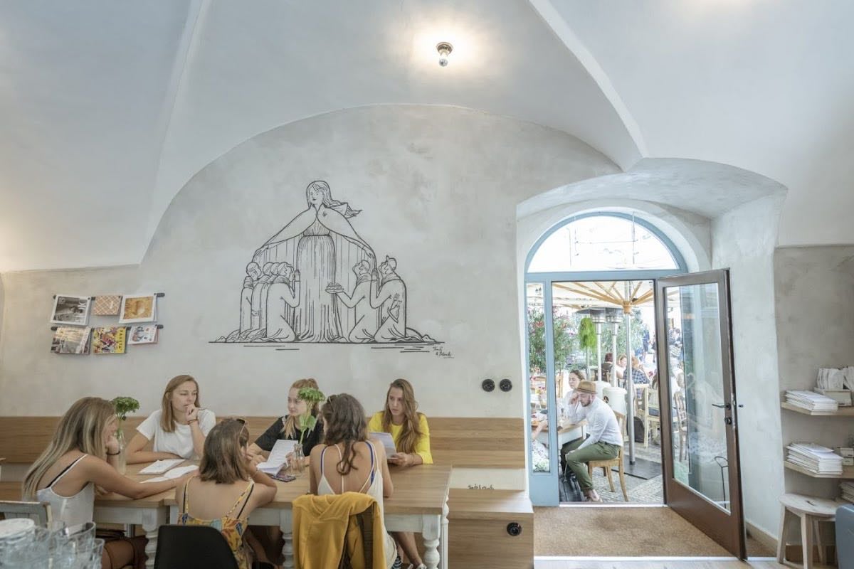 Bistro Monk •’🥞: - Breakfast, pancakes n burgers