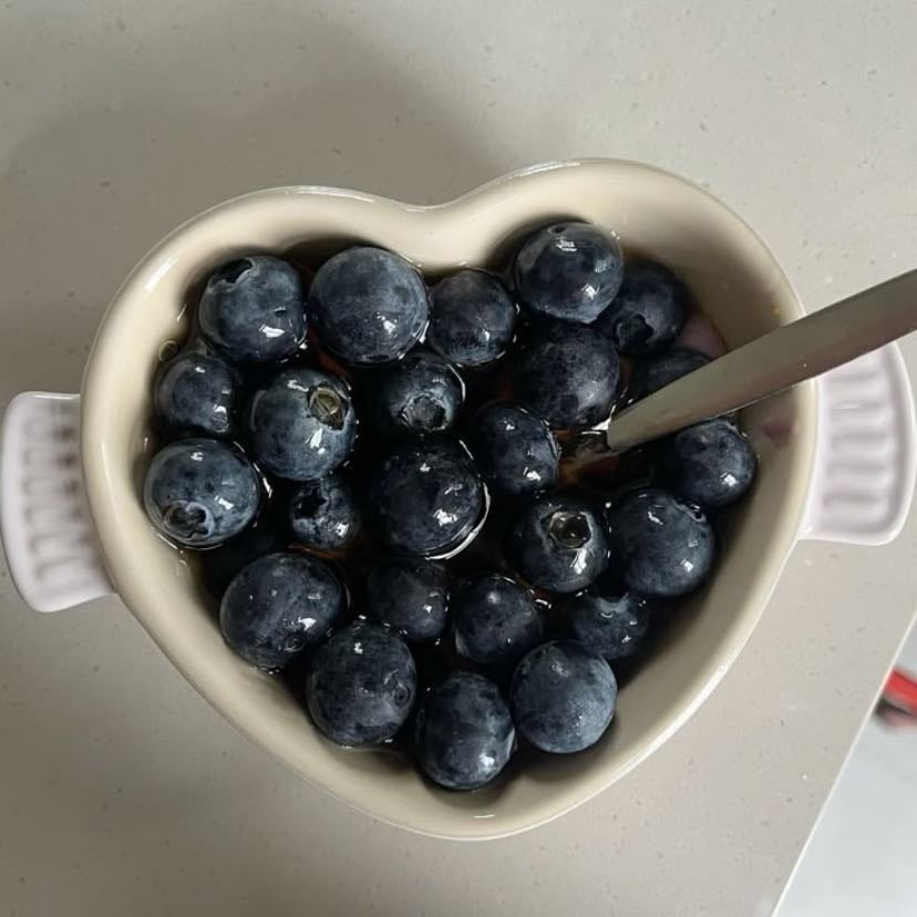 Blueberries - 57kcal per 100g