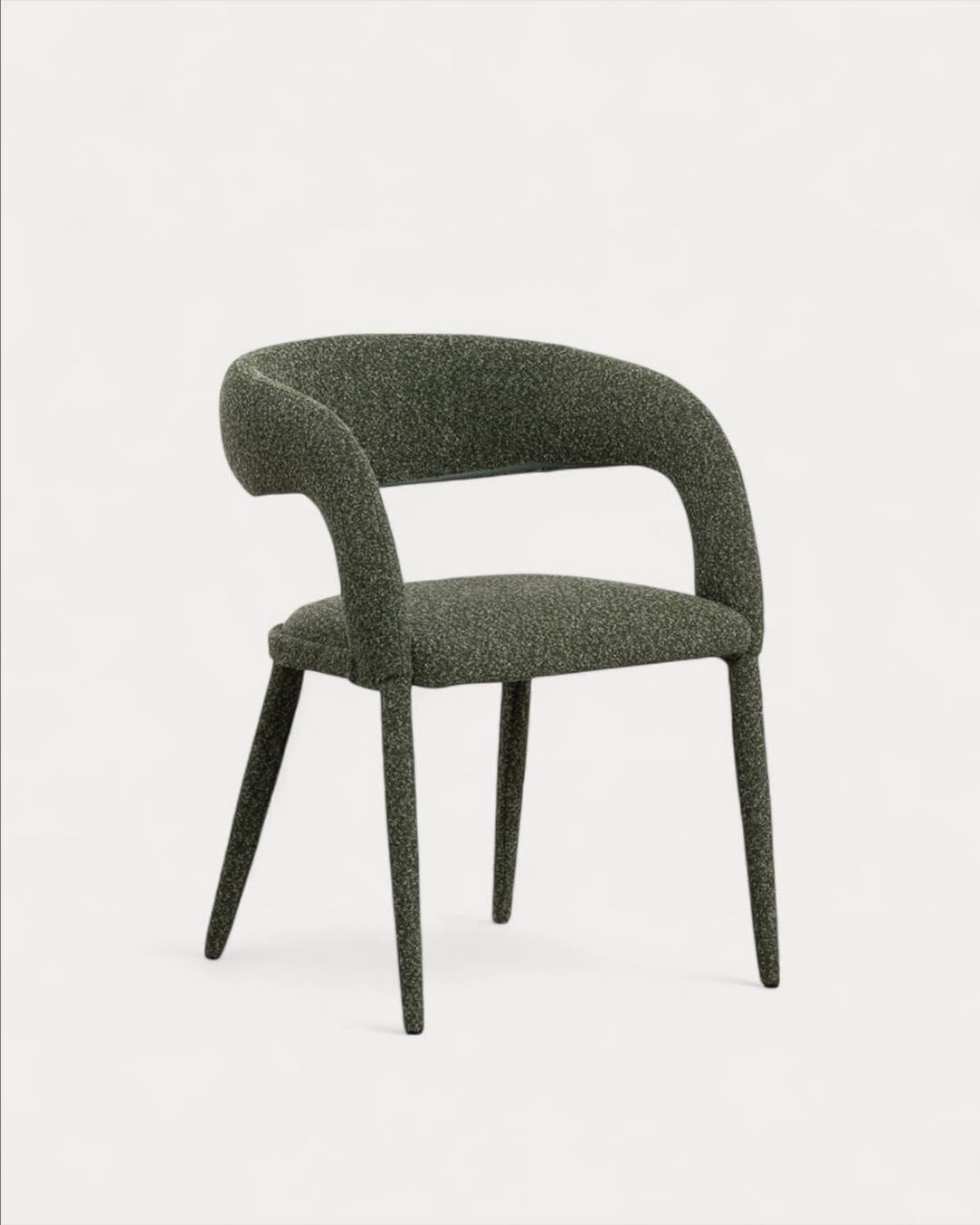 Chaise Ewen - The Masie
