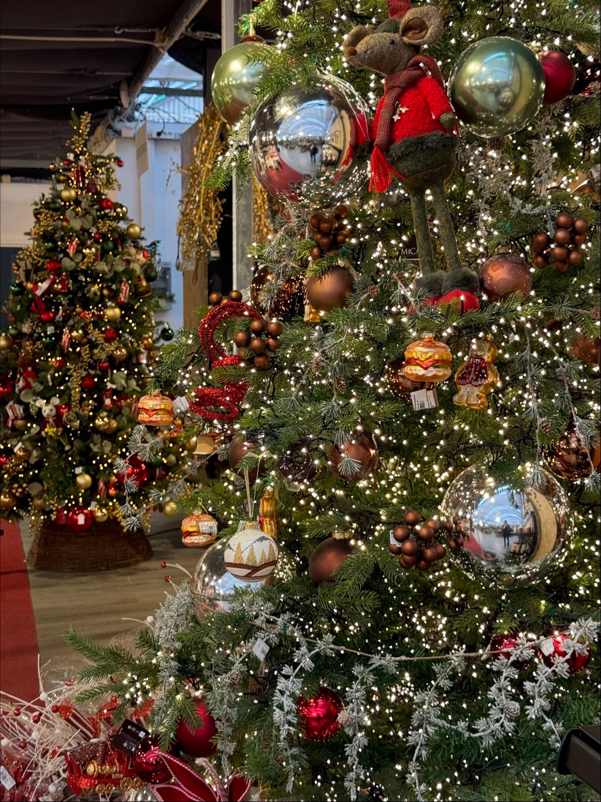 Indoor Christmas Tree Hunt across town - @ Paços do Concelho / Embaixada / Ritz / The One Anunciada / Montebelo Vista Alegre / Mercado de Campo de Ourique