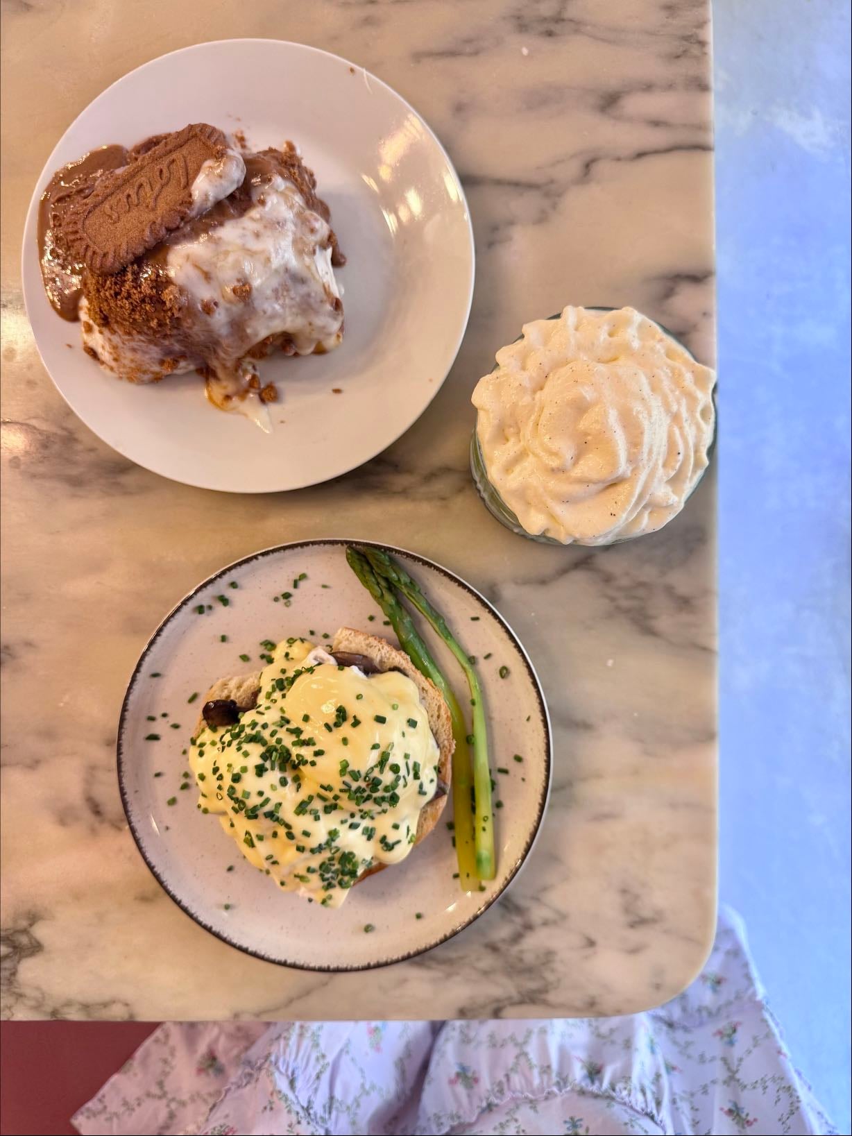 Quest @ Cais do Sodré - Ordered the mushroom bliss benedict eggs + biscoff cinnamon bun + ice matcha cinnamon