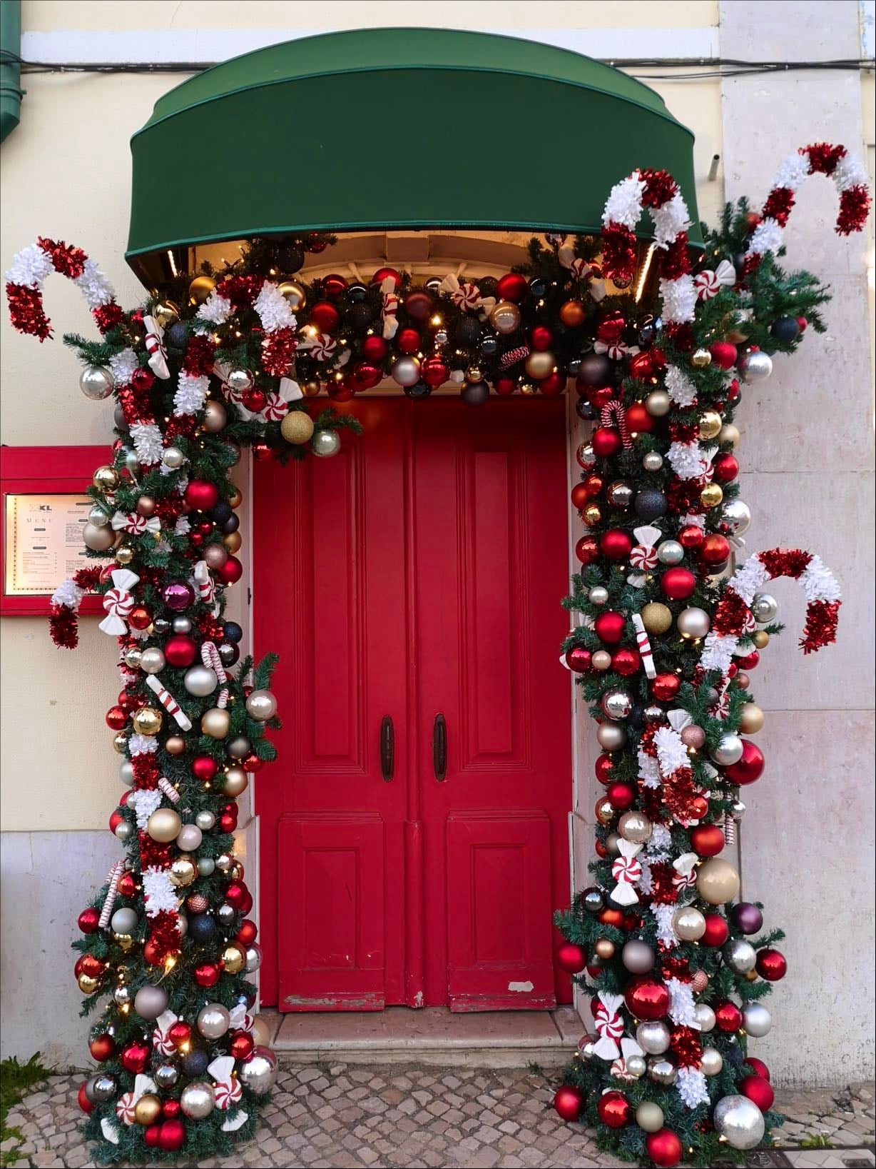 Christmas Shopfronts Hunt across town - @ Versailles / Bénard / Fashion Clinic / The Ivens / XXL by Olivier / Zebra of Portugal