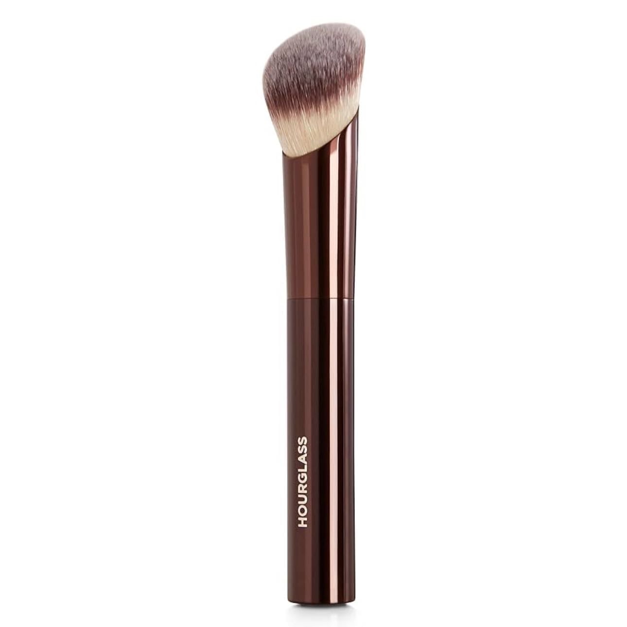 HOURGLASS Ambient Soft Glow Foundation Brush