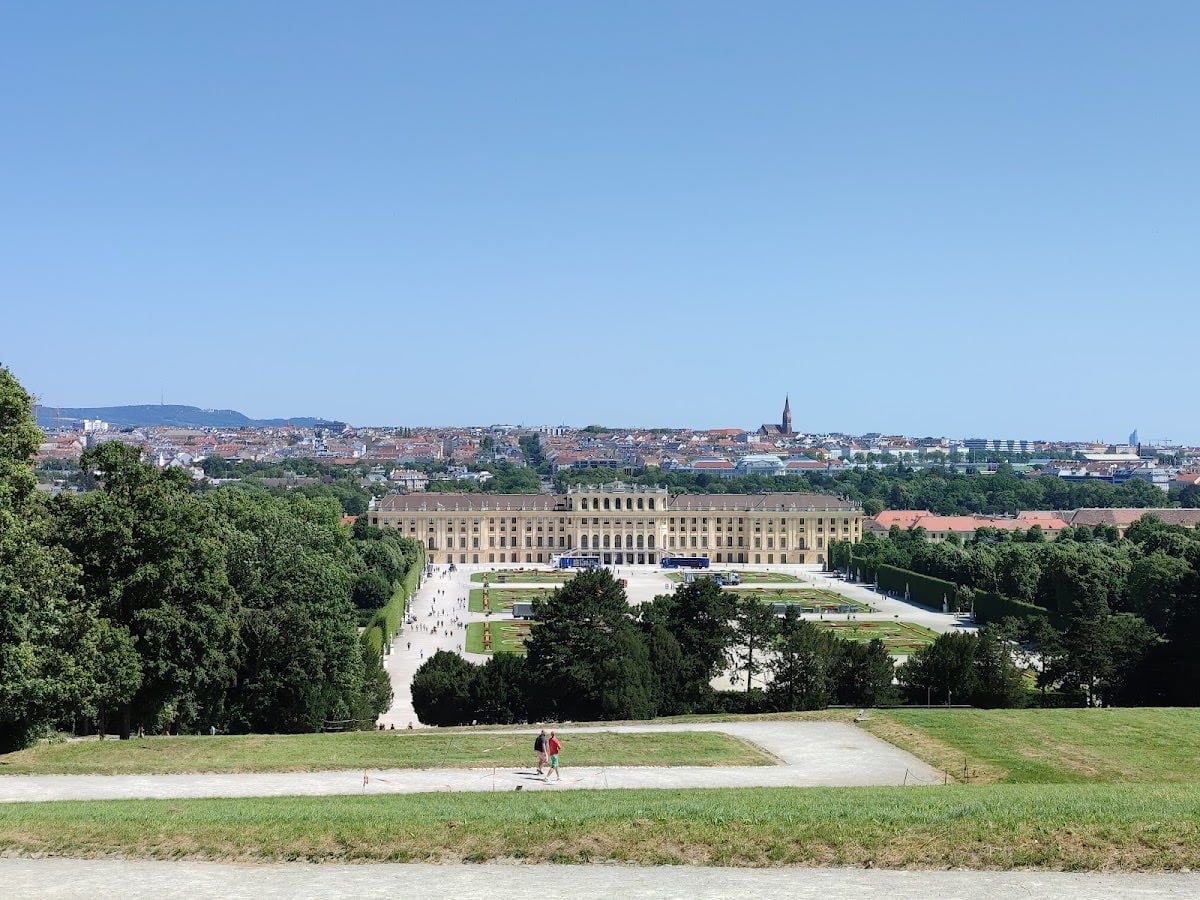 Sch枚nbrunn Palace