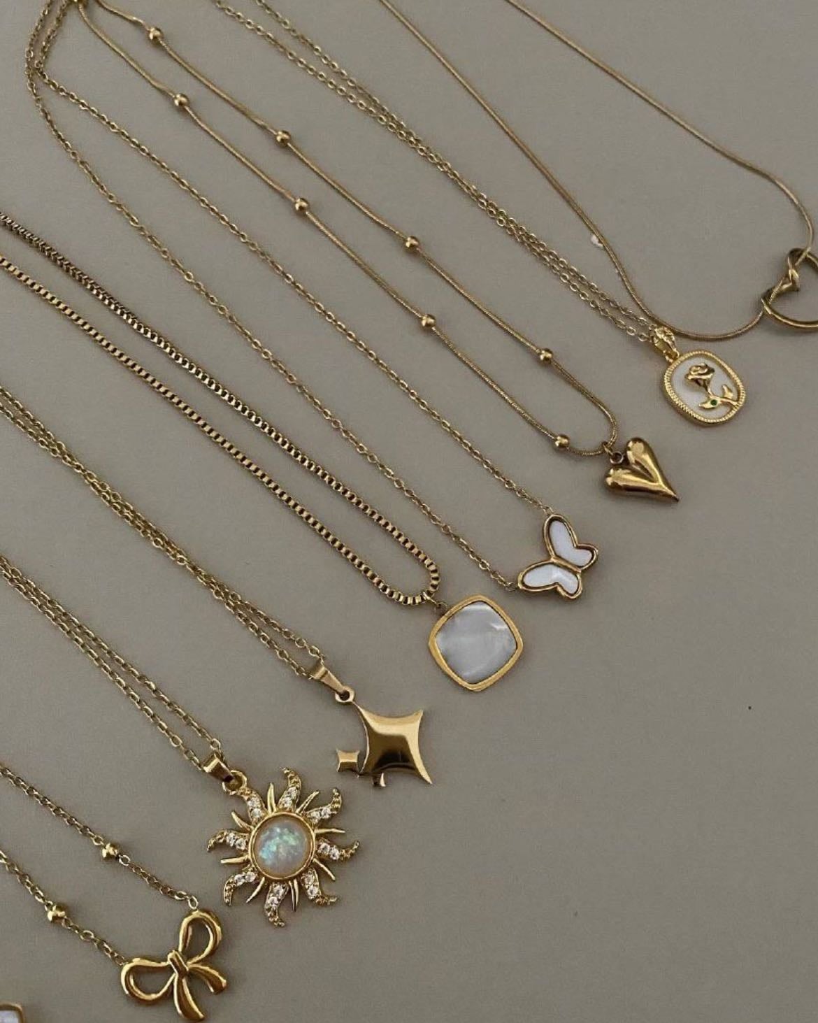 Collares dorados