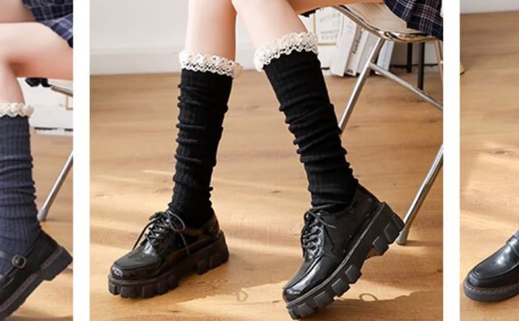Knee-high socks - One of my favourite accesoiries! They keep your legs warm and look super cute. Combine them with skirts or shorts, and a pair of shoes of your choice, they can be sneakers, boots, heels, or loafers. Knee-high socks come in a variety of colours and patterns, so have fun experimenting <3