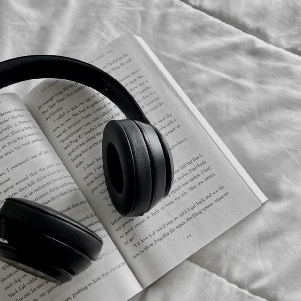 Bed Chem - Song · Sabrina Carpenter