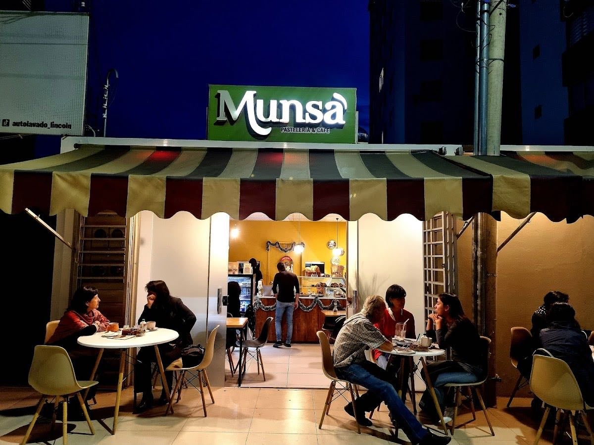 Munsa Pastelería, Heladería y Café - 10/10