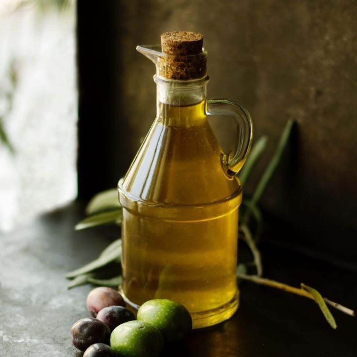 Evitar cocinar con aceite de girasol, soya o maíz - Mejor aceite de oliva, aguacate o coco