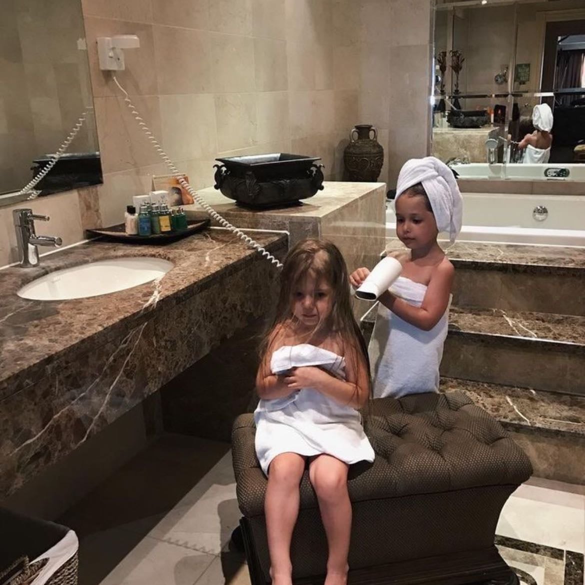 Never too young for skincare - 0-12 años crema solar+hidratación/12-18 años limpieza suave, hidratación, crema solar
