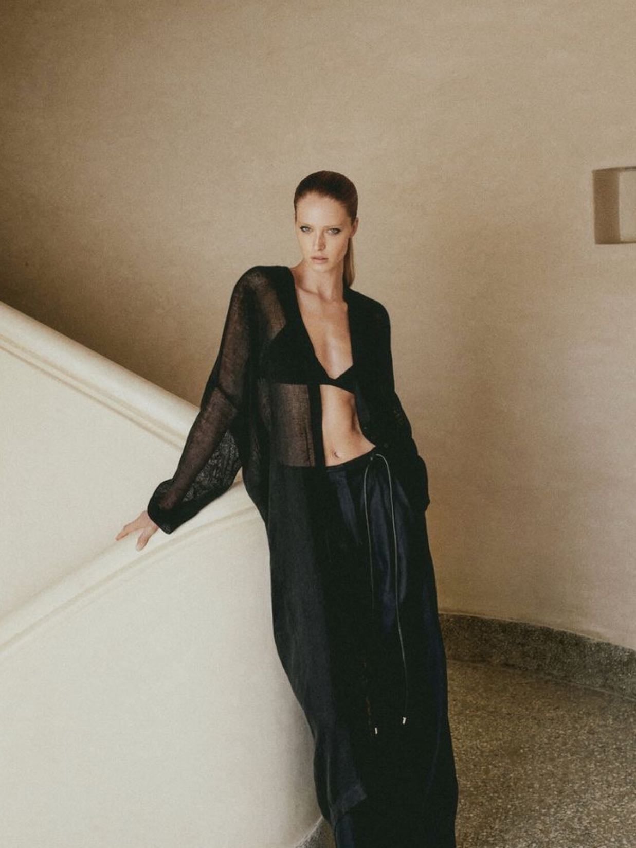 Camisa transparente negra
