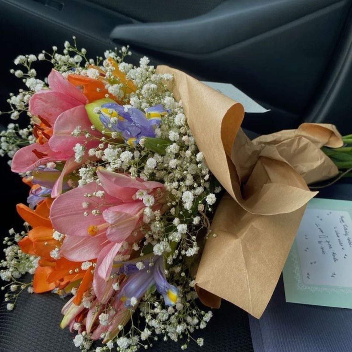 un ramo bonito - dale un ramo de sus flores favoritas y le va a encantar