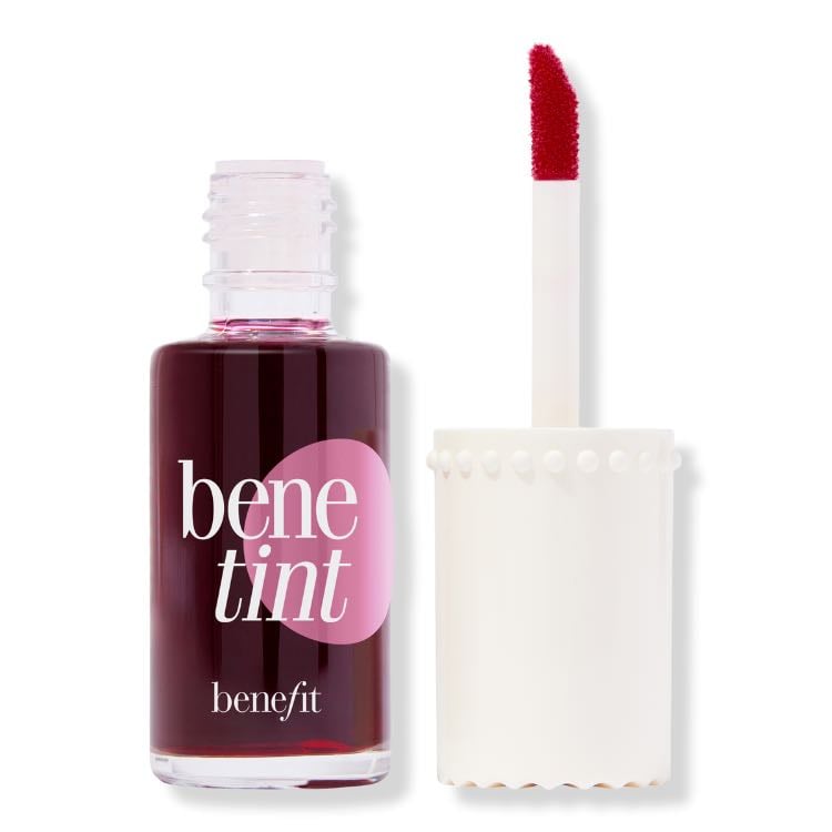 benetint - me encanta que tiene un acabado súper natural, la uso de blush y a veces para darle calorcito a mis labios