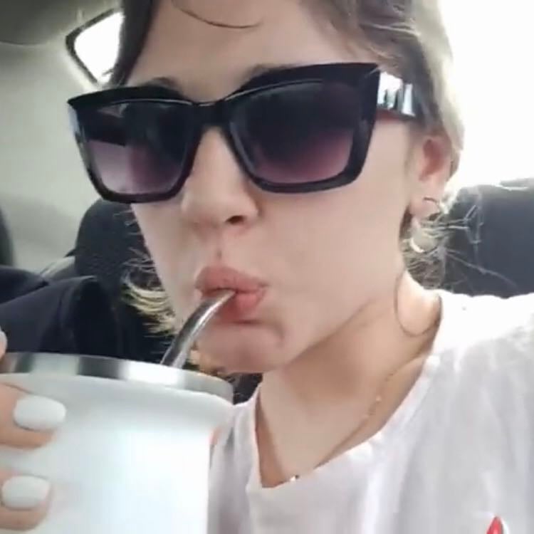 Brillager - Analiza acontecimientos de manera cómica y humorística, bien graciosa