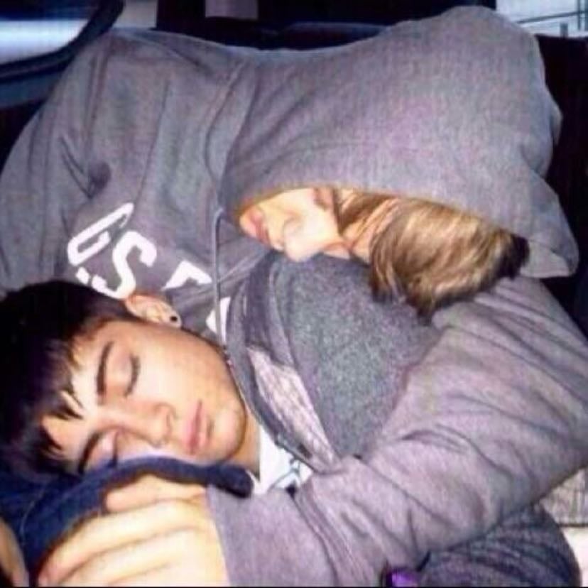 ziam sleeping - ik this photo wonāt look the same but apart from that theyāre so cuteš„¹š