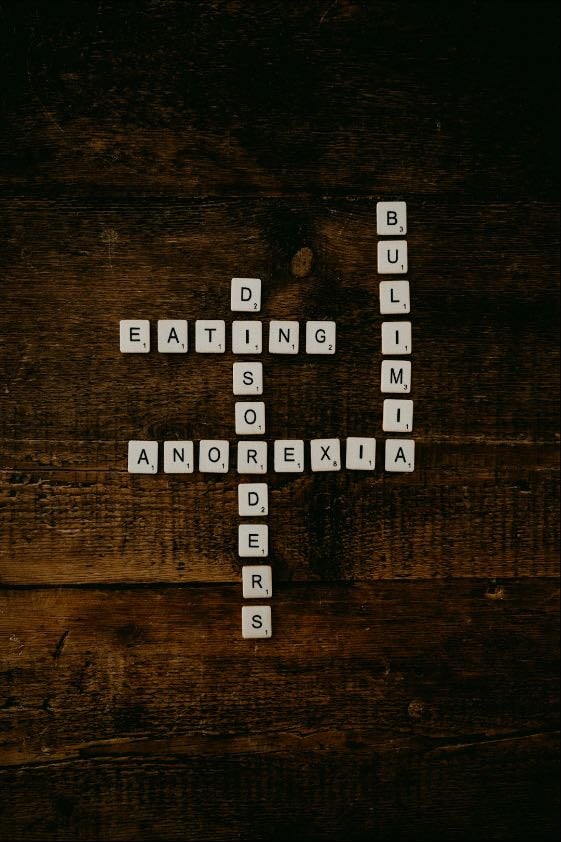 46. Jugar a juegos de palabras.