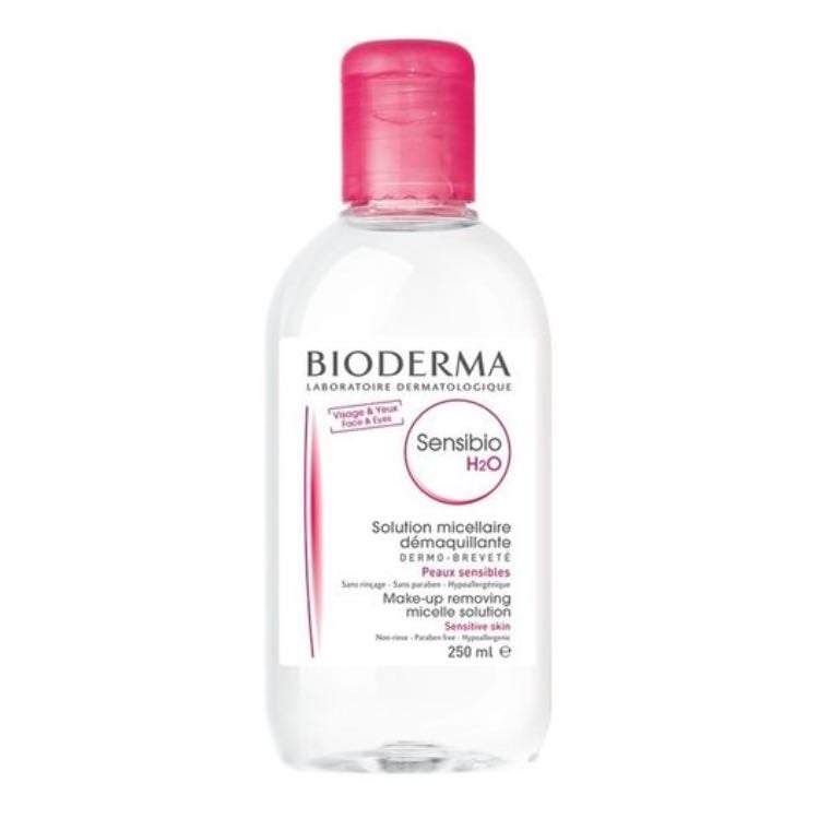 Desmaquillante / Doble limpieza - (si usas maquillaje o protector solar resistente al agua)