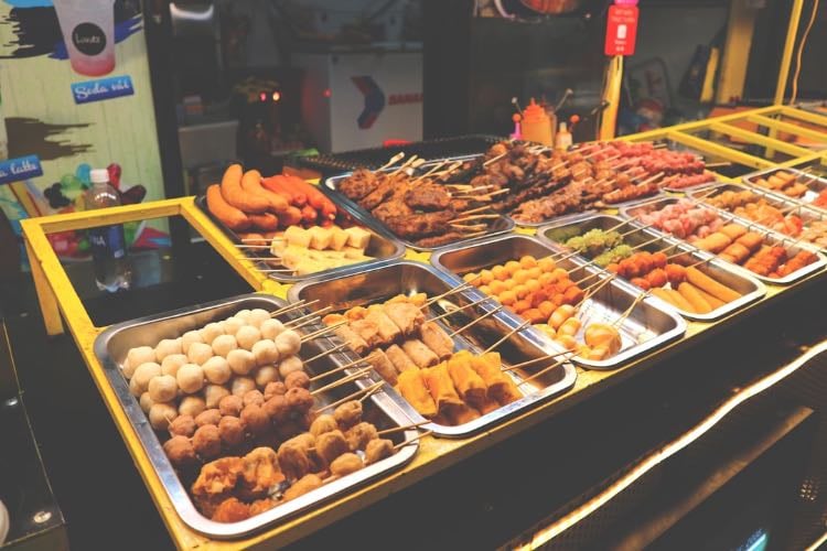 80. Probar diferentes tipos de comida.