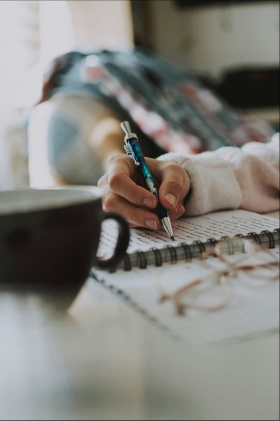62. Probar la escritura creativa.