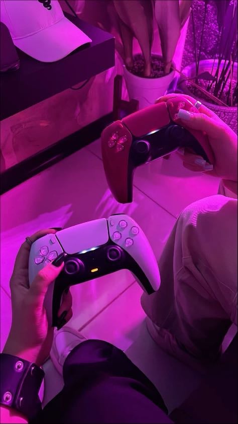 25. Jugar a juegos en línea.