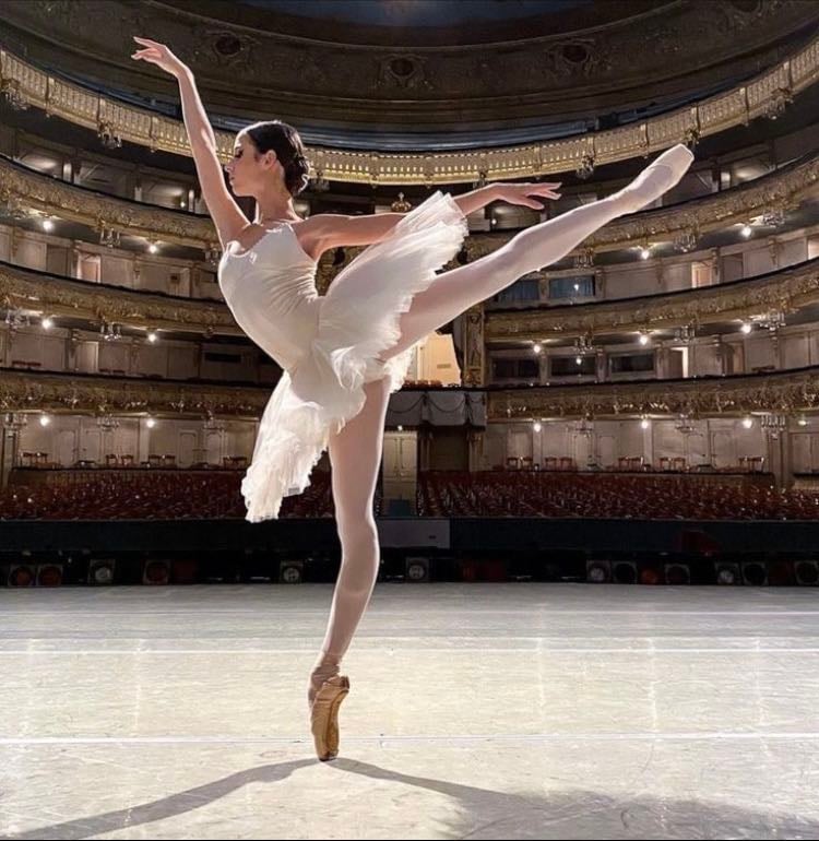 82. Hacer un video de baile.