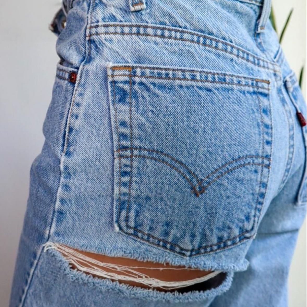 Butt ripped Jeans