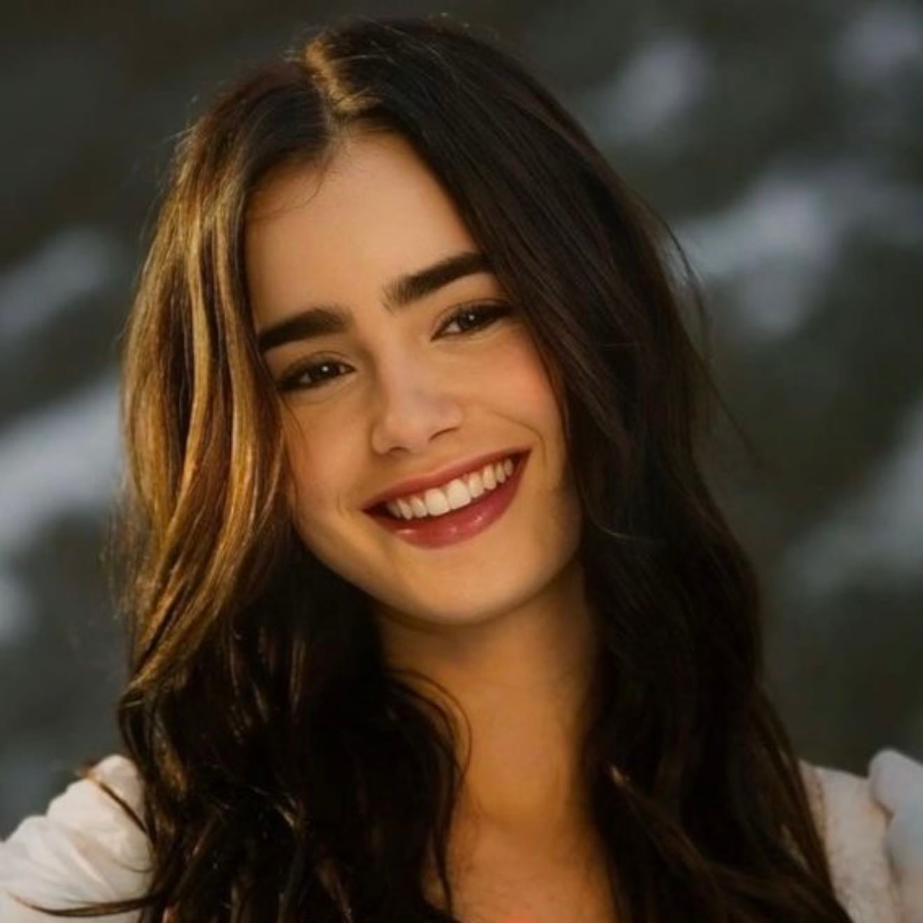 Lily Collins