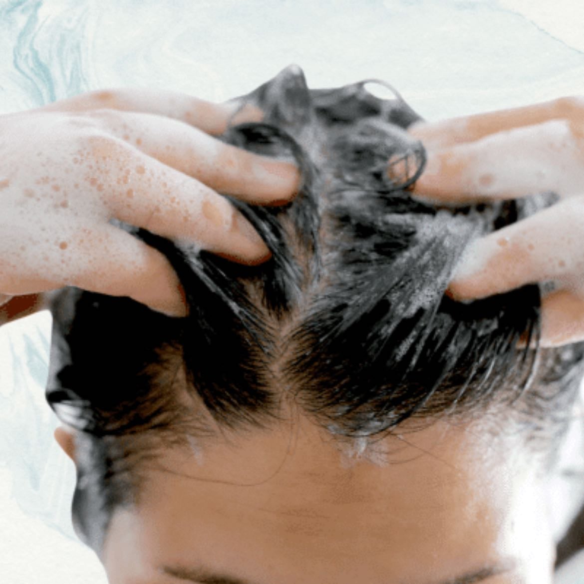 Lavado de cabello en pelo graso