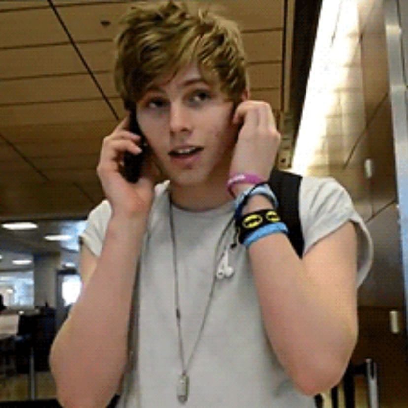 OH. MY. LANTA. โญ - luke please he is so so cute i need him now